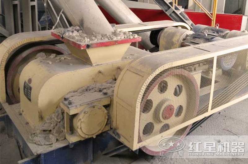 破卵石的時產(chǎn)30-50的輥式破碎機價格 破卵石的時產(chǎn)30-50的輥式破碎機價格