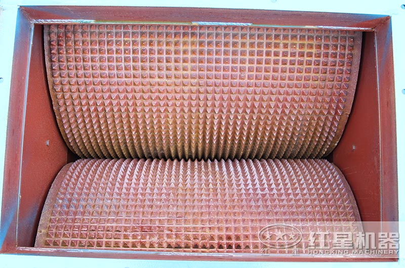 制砂選對(duì)輥破碎機(jī)還是沖擊式制沙機(jī)？